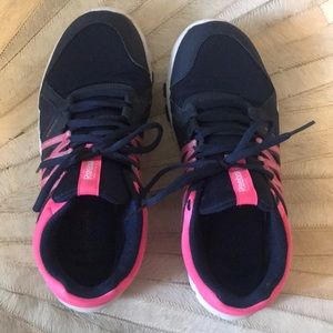 Reebok your flex— Navy and hot pink size 8.5